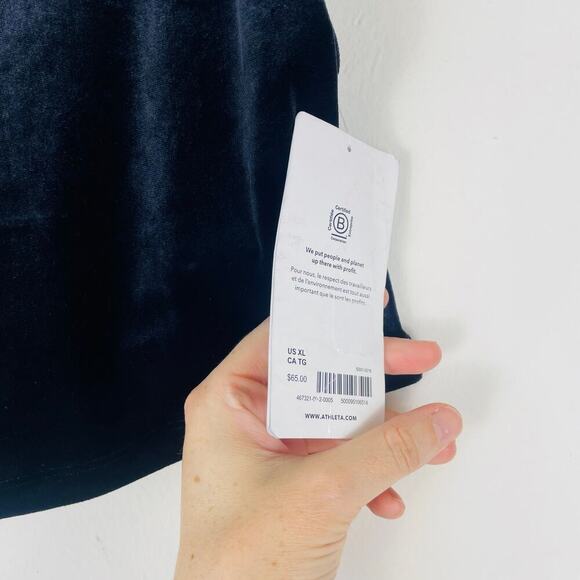 NWT Athleta Velvet Cut Out Crop in Black Size XL - Picture 3 of 8